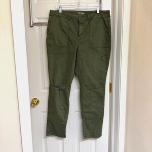 Time and Tru Olive Pants